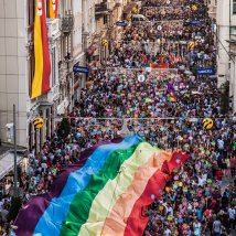 https://istanbuldayandnight.wordpress.com/2013/06/28/11st-lgbt-pride-parade/